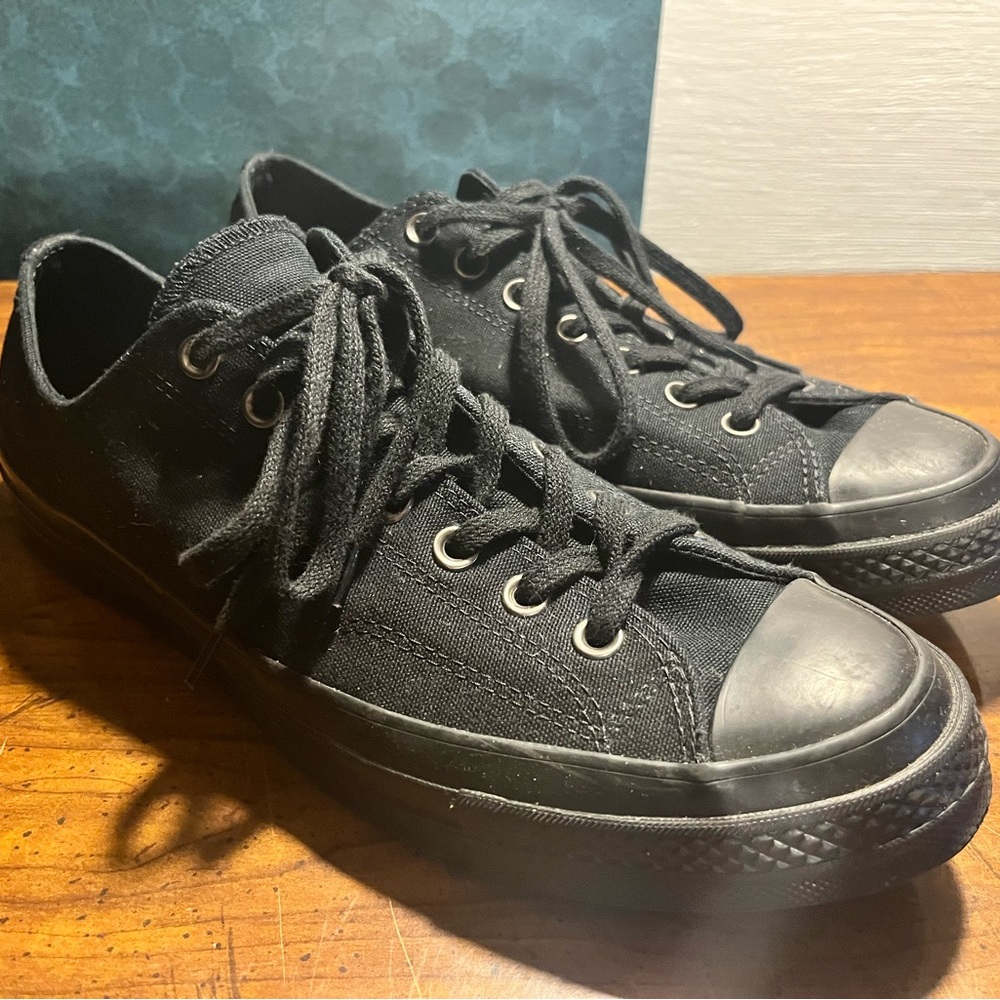 Converse chucks mens 10.5 womens 12.5